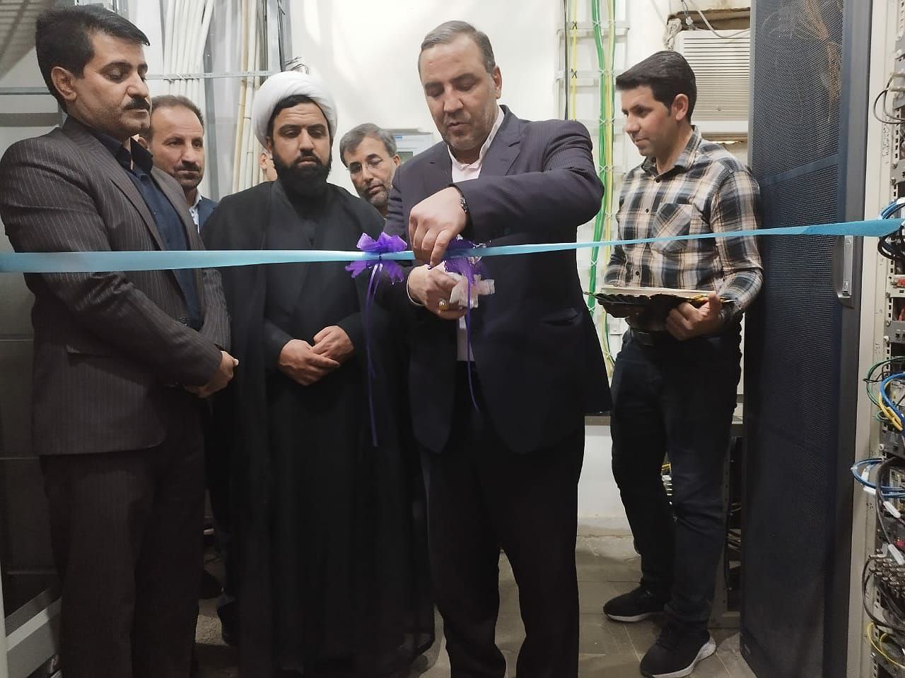| افتتاح پروژه فیبر نوری به طول ۱۵ کلیومتر در شهرستان سیروان با حضور استاندار ایلام