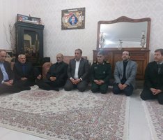 دیدار وزیر کشور و استاندار ایلام با خانواده شهید رضایی‌نژاد